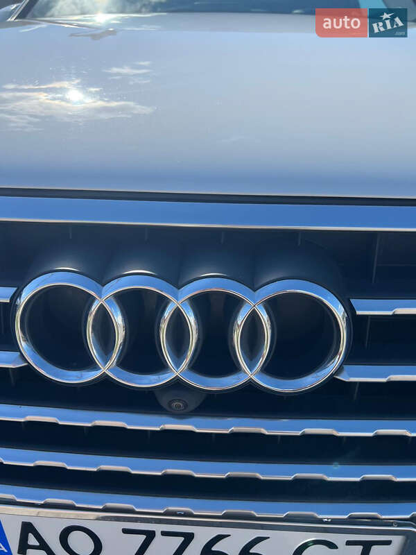 Позашляховик / Кросовер Audi Q7 2016 в Хусті