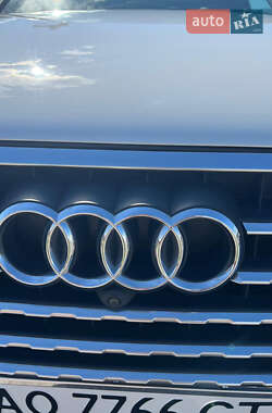 Позашляховик / Кросовер Audi Q7 2016 в 