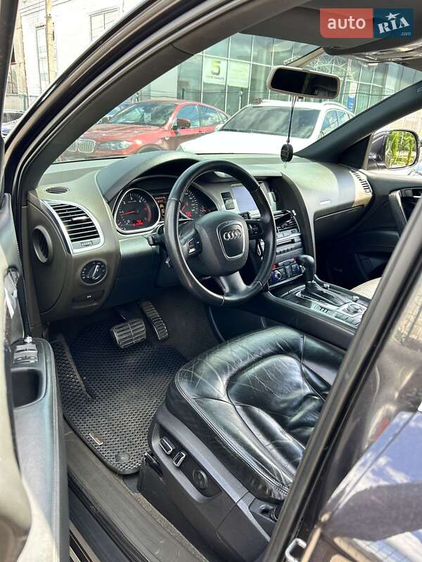 Внедорожник / Кроссовер Audi Q7 2006 в Сумах
