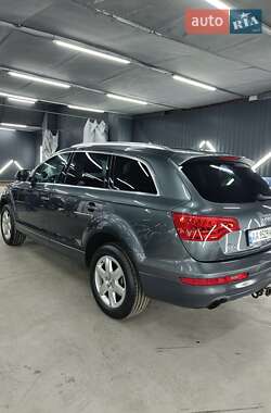Внедорожник / Кроссовер Audi Q7 2012 в 