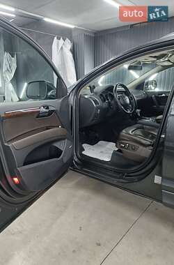 Внедорожник / Кроссовер Audi Q7 2012 в 