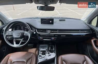 Внедорожник / Кроссовер Audi Q7 2019 в 