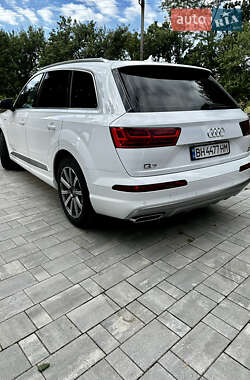 Внедорожник / Кроссовер Audi Q7 2018 в 