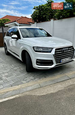 Внедорожник / Кроссовер Audi Q7 2018 в 