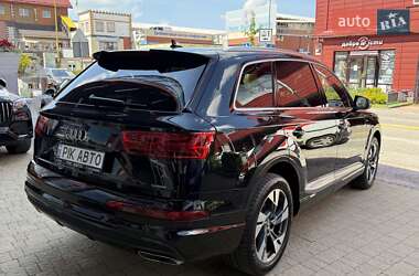 Позашляховик / Кросовер Audi Q7 2016 в 