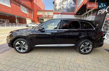 Позашляховик / Кросовер Audi Q7 2016 в 