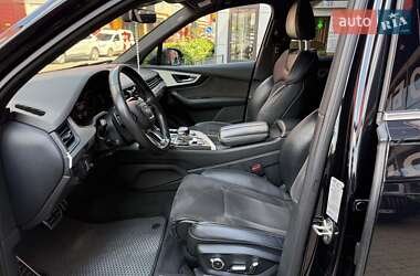 Позашляховик / Кросовер Audi Q7 2016 в 