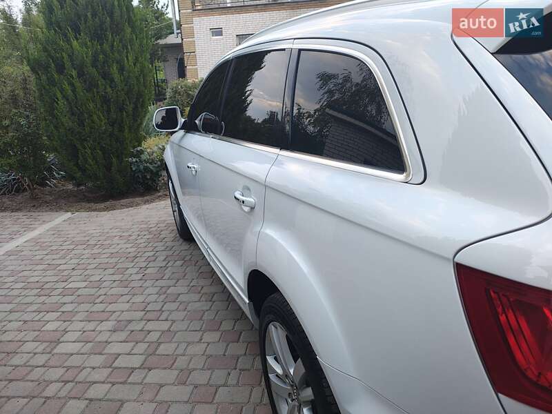 Внедорожник / Кроссовер Audi Q7 2014 в Запорожье