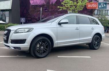 Позашляховик / Кросовер Audi Q7 2010 в 