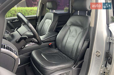 Позашляховик / Кросовер Audi Q7 2010 в 