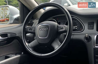 Позашляховик / Кросовер Audi Q7 2010 в 