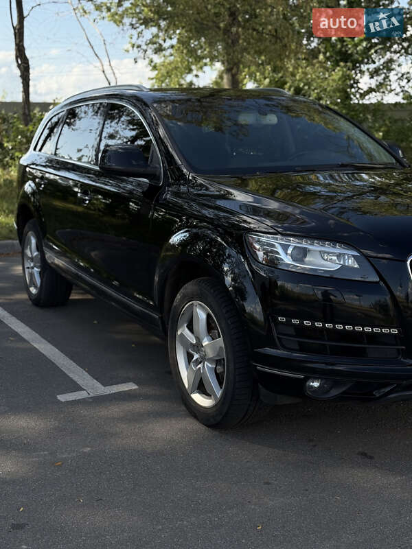 Внедорожник / Кроссовер Audi Q7 2015 в Киеве