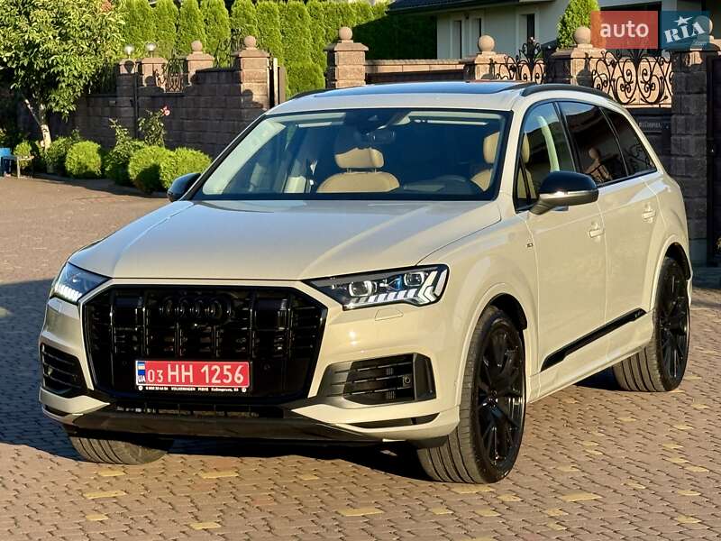Внедорожник / Кроссовер Audi Q7 2020 в 