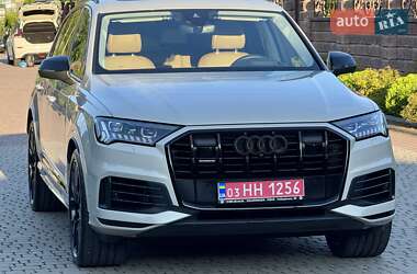 Внедорожник / Кроссовер Audi Q7 2020 в 