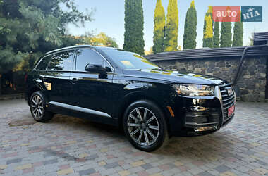 Внедорожник / Кроссовер Audi Q7 2016 в 