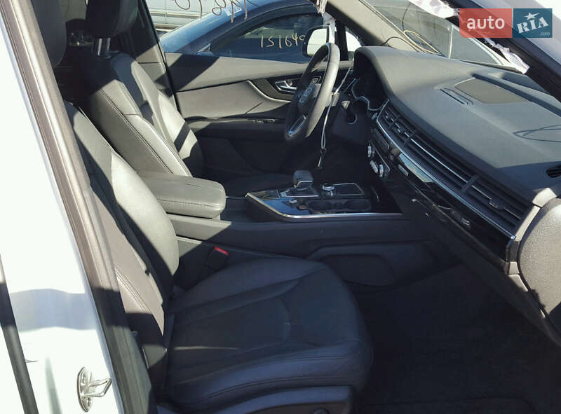 Внедорожник / Кроссовер Audi Q7 2016 в Киеве