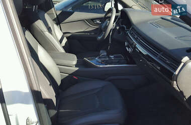 Позашляховик / Кросовер Audi Q7 2016 в 