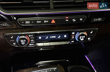 Внедорожник / Кроссовер Audi Q7 2017 в 