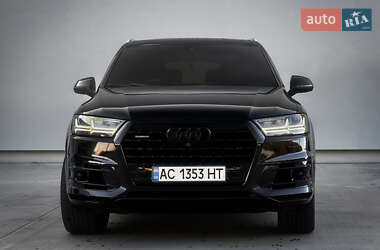 Внедорожник / Кроссовер Audi Q7 2017 в 