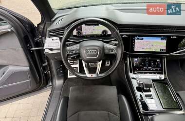 Позашляховик / Кросовер Audi Q7 2021 в 