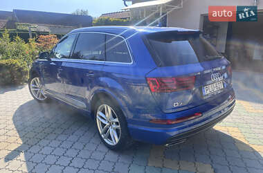Внедорожник / Кроссовер Audi Q7 2017 в 