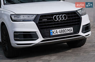 Внедорожник / Кроссовер Audi Q7 2015 в 