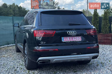 Позашляховик / Кросовер Audi Q7 2018 в 
