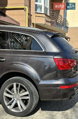 Внедорожник / Кроссовер Audi Q7 2011 в 