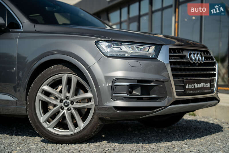 Позашляховик / Кросовер Audi Q7 2017 в Чернівцях