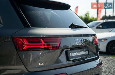 Внедорожник / Кроссовер Audi Q7 2017 в 