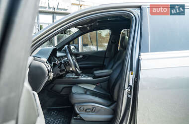 Внедорожник / Кроссовер Audi Q7 2017 в 