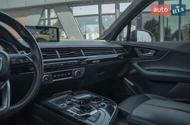 Внедорожник / Кроссовер Audi Q7 2017 в 
