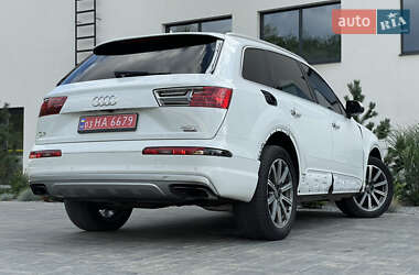 Внедорожник / Кроссовер Audi Q7 2017 в 