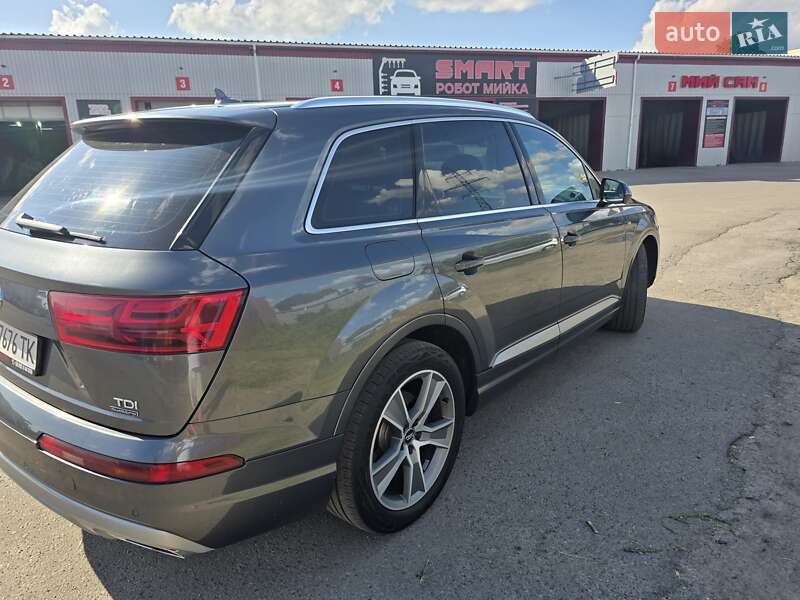 Внедорожник / Кроссовер Audi Q7 2017 в Киеве