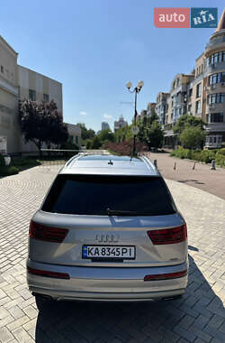 Внедорожник / Кроссовер Audi Q7 2017 в 