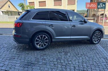Внедорожник / Кроссовер Audi Q7 2016 в 