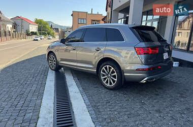 Внедорожник / Кроссовер Audi Q7 2016 в 
