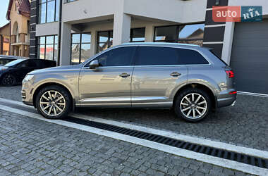 Внедорожник / Кроссовер Audi Q7 2016 в 