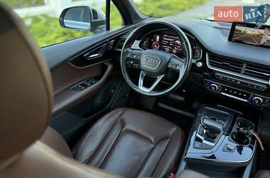 Внедорожник / Кроссовер Audi Q7 2018 в 