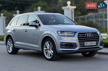 Внедорожник / Кроссовер Audi Q7 2018 в 