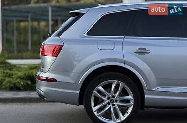Внедорожник / Кроссовер Audi Q7 2018 в 
