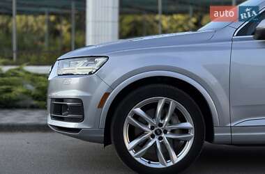 Внедорожник / Кроссовер Audi Q7 2018 в 