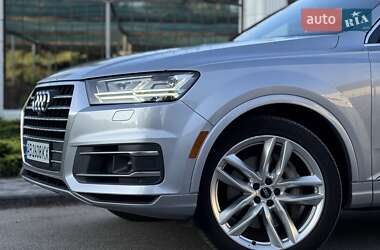 Внедорожник / Кроссовер Audi Q7 2018 в 