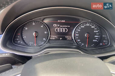 Внедорожник / Кроссовер Audi Q7 2017 в 