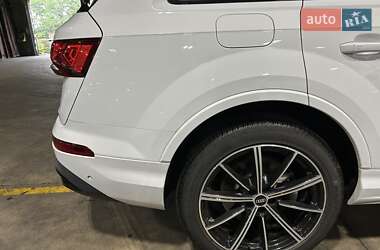 Внедорожник / Кроссовер Audi Q7 2020 в 