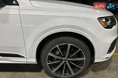 Внедорожник / Кроссовер Audi Q7 2020 в 