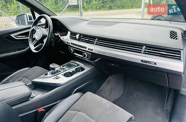 Внедорожник / Кроссовер Audi Q7 2017 в 
