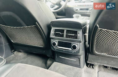 Внедорожник / Кроссовер Audi Q7 2017 в 