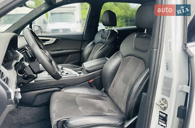 Внедорожник / Кроссовер Audi Q7 2017 в 