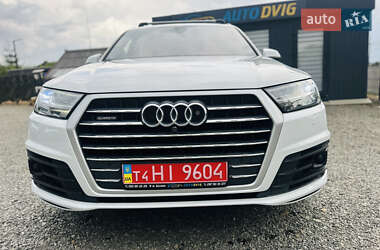 Внедорожник / Кроссовер Audi Q7 2017 в 